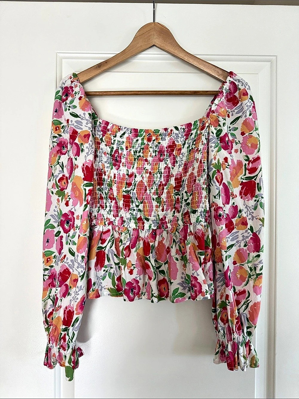 Dizzy Lizzy Floral Smocked Blouse in Pink & White Size Small